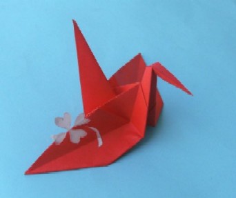 折り紙切り絵「ワンポイント付き変形折り鶴2」