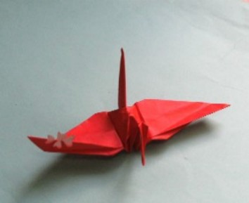 折り紙切り絵「ワンポイント付き変形折り鶴�U」折り方の説明