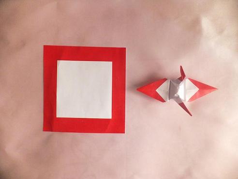 布きりえサイトですが、紅白折り紙で紅白折り鶴